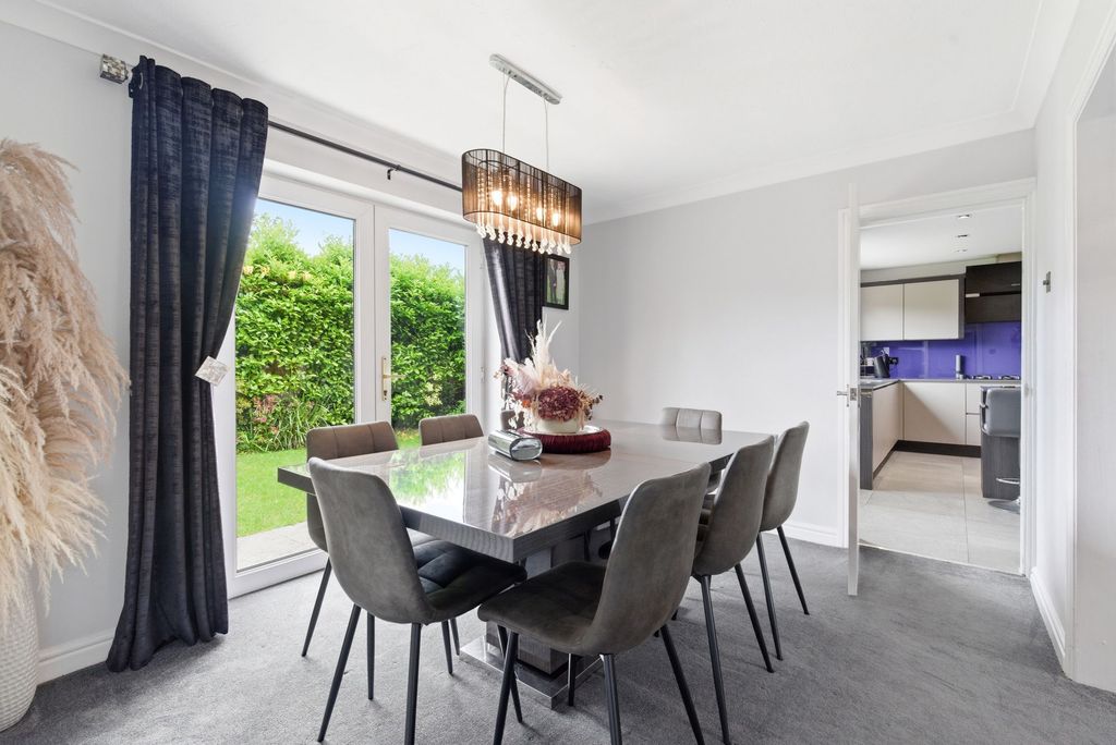 Property photo 2 of 49 Dining Room