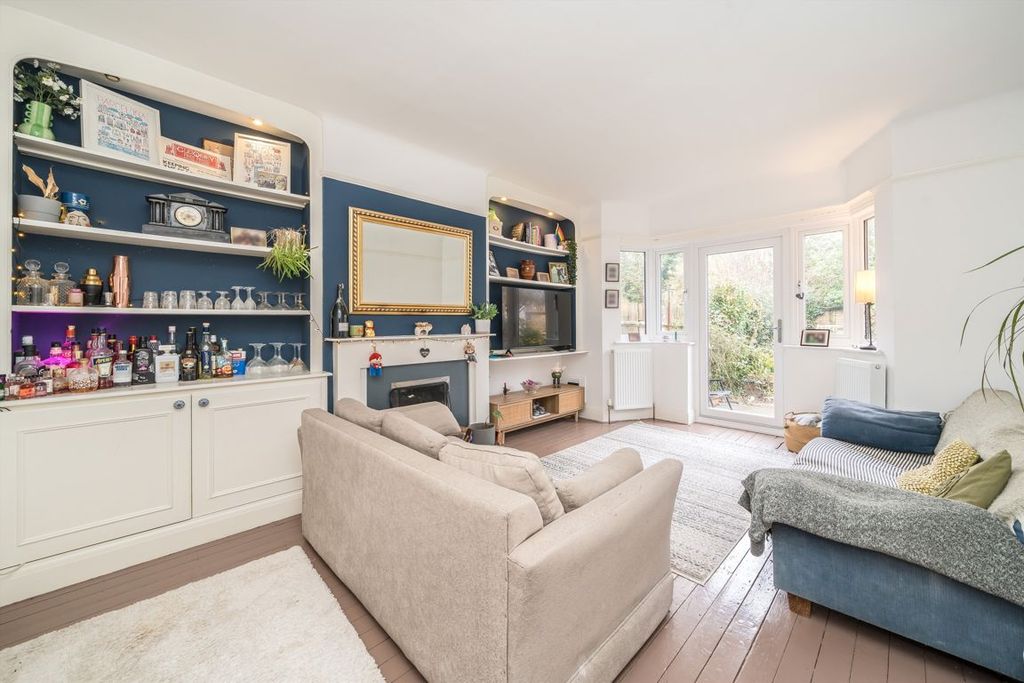 Property photo 2 of 11