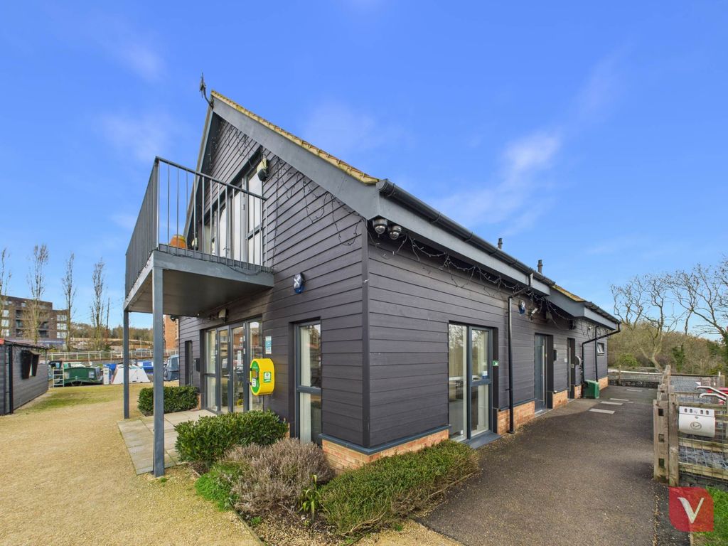 Property photo 2 of 29