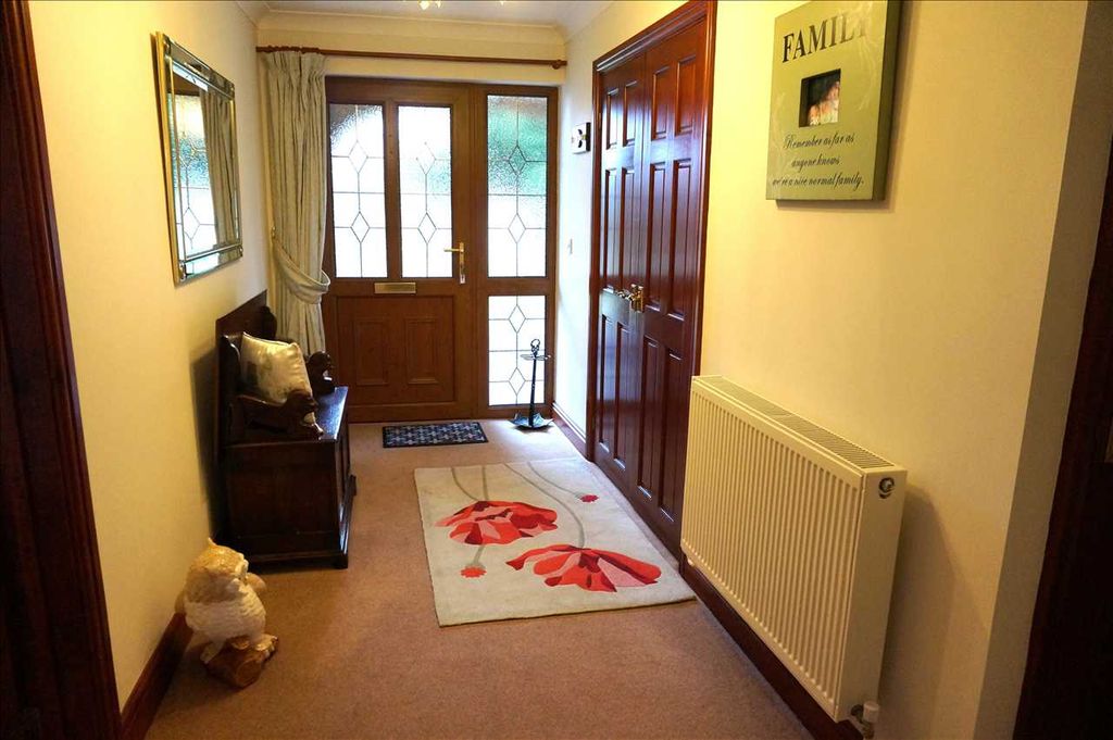 Property photo 3 of 28 Reception Hall :