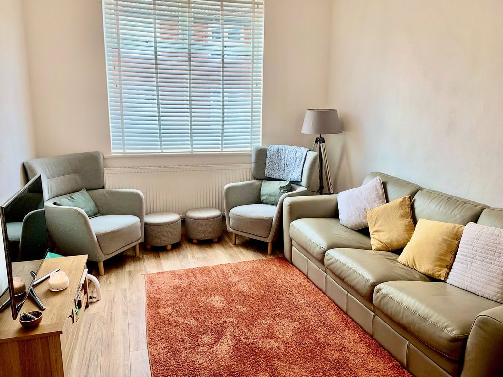 Property photo 2 of 16 Picture No. 13