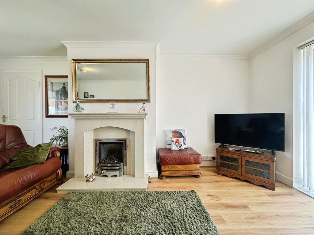 Property photo 3 of 34