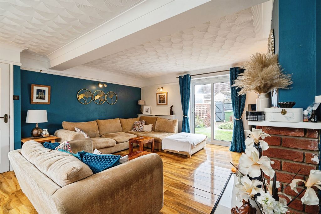 Property photo 3 of 17