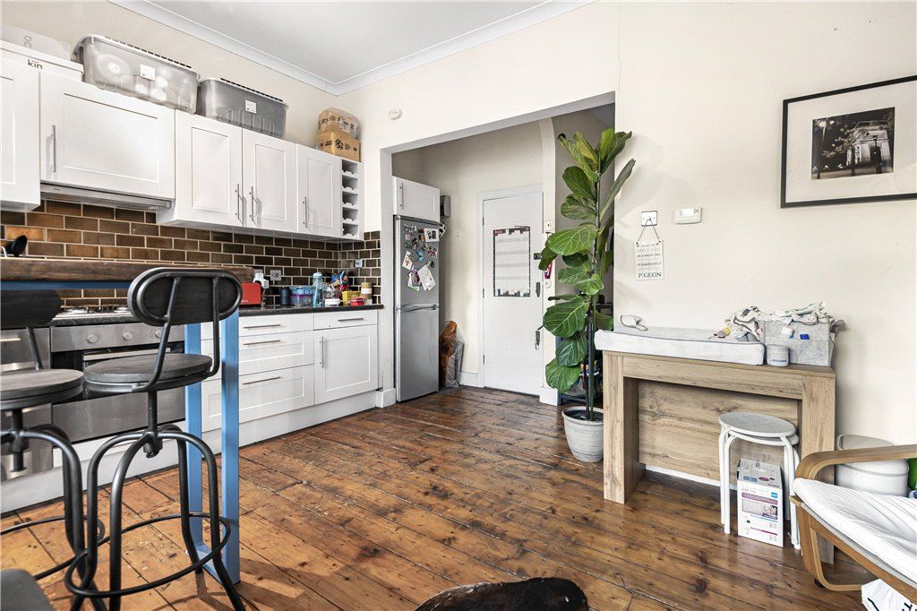 Property photo 3 of 12 Lounge / Kitchen