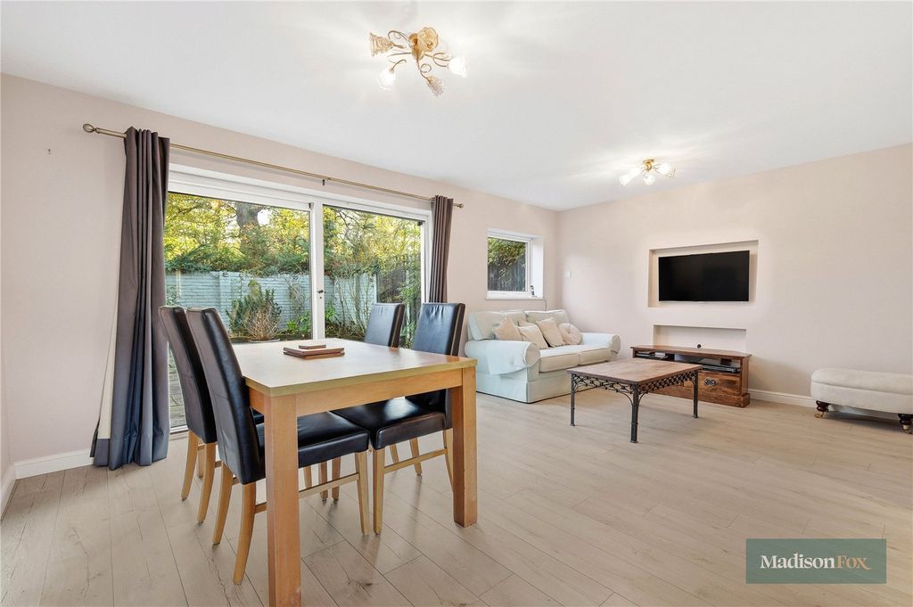 Property photo 2 of 24 Picture No. 29