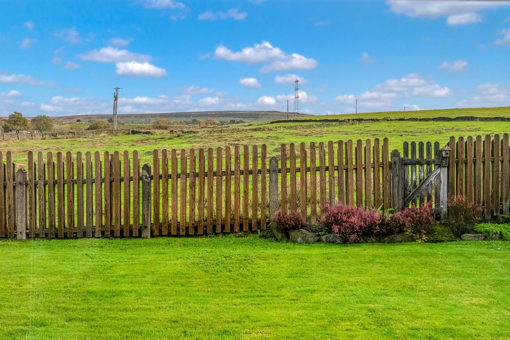 Property photo 2 of 36 Photograph 33