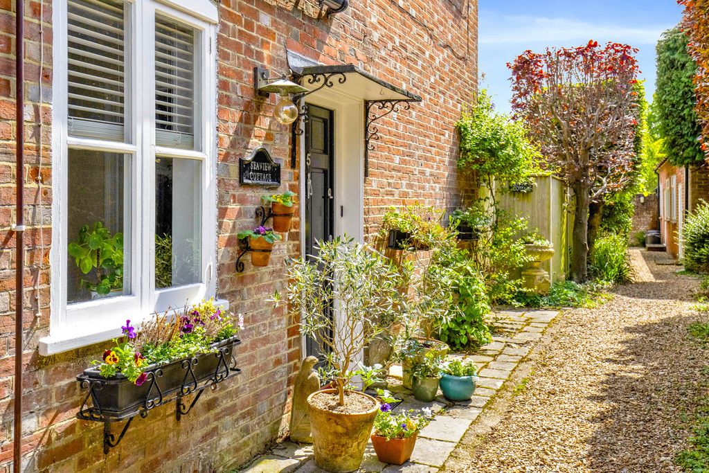 Property photo 1 of 39