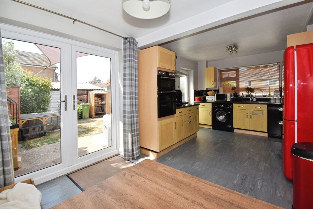 Property photo 3 of 20 Kitchen/Diner