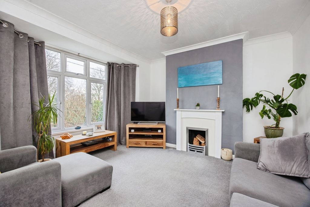 Property photo 2 of 21 Pbox-Img.Jpg