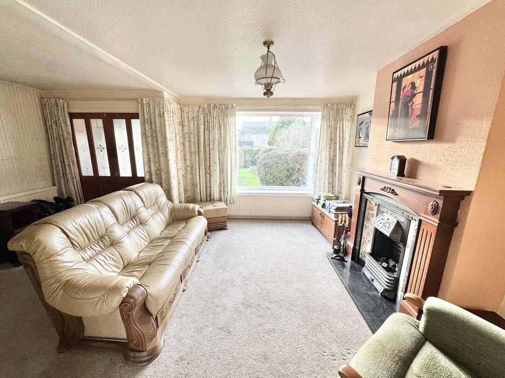 Property photo 3 of 14 Living Area