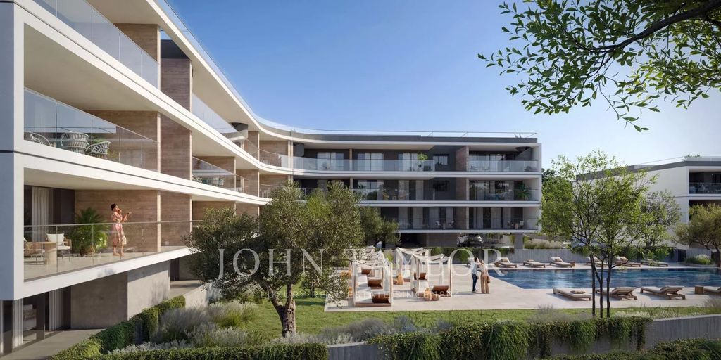 Property photo 3 of 32