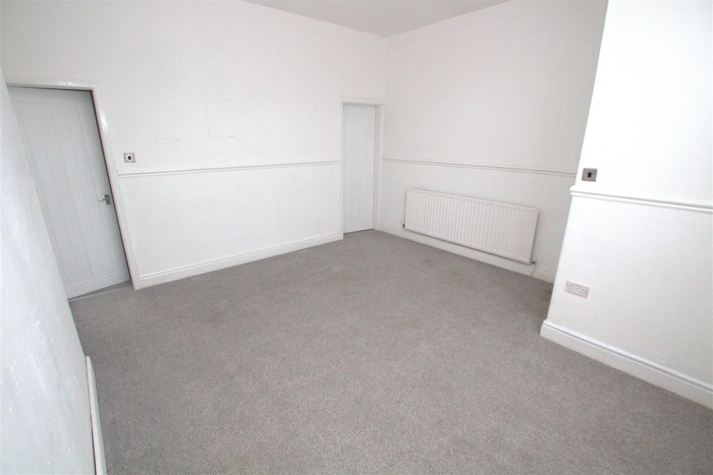 Property photo 1 of 7 Living Room .Jpg