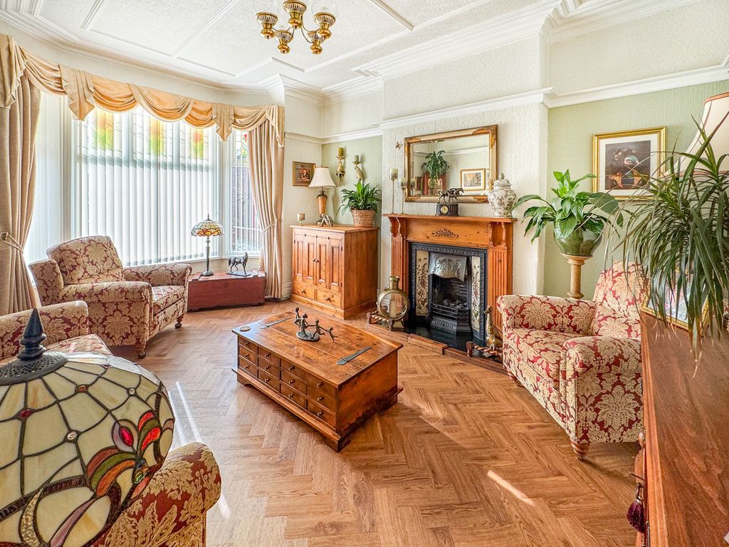 Property photo 3 of 30 Image00028
