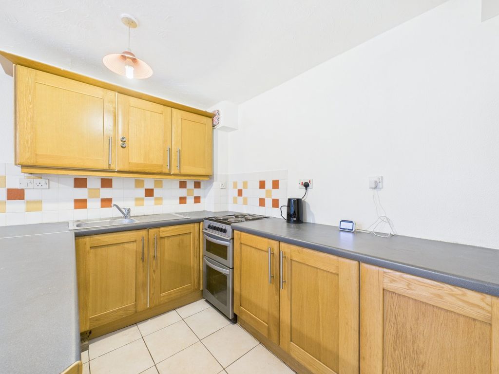 Property photo 2 of 8 Picture No. 11