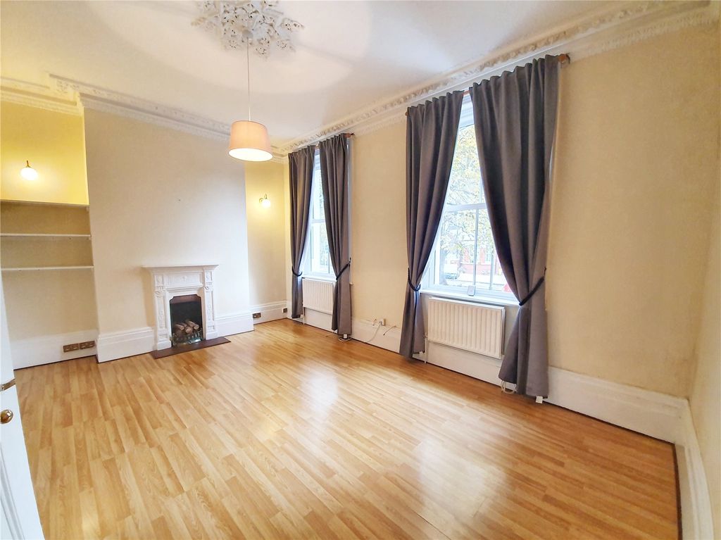 Property photo 3 of 11 Picture No. 04