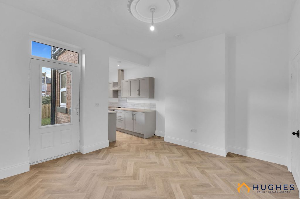 Property photo 3 of 23