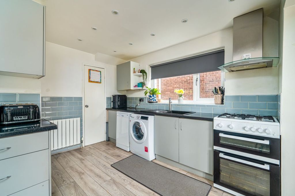 Property photo 3 of 23