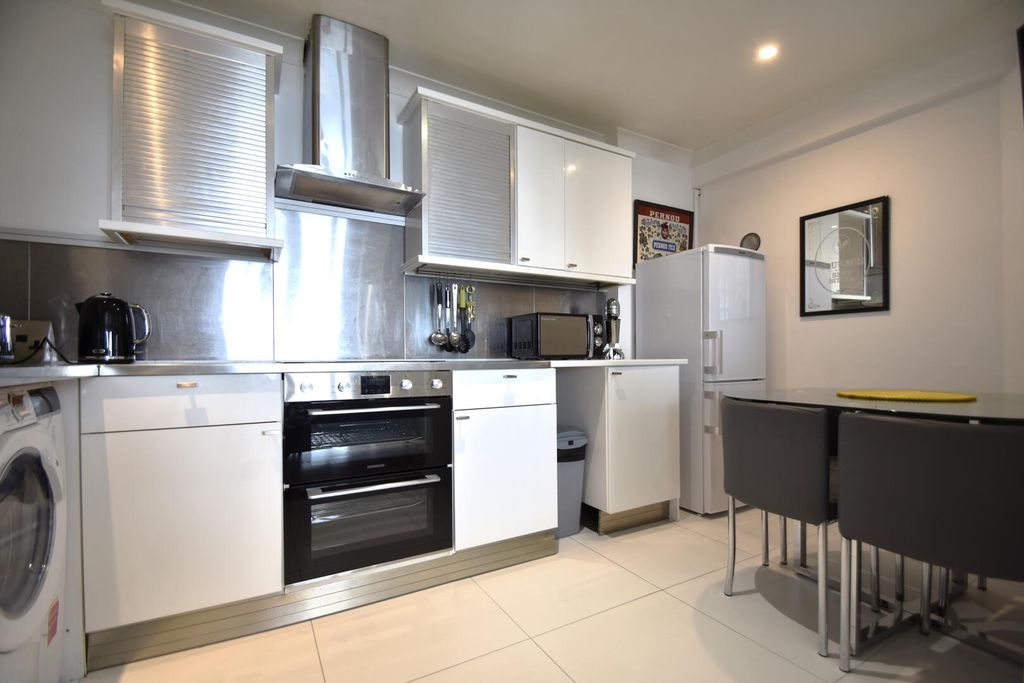 Additional image 10 of 2 bed flat to rentEsplanade, Sandown PO36