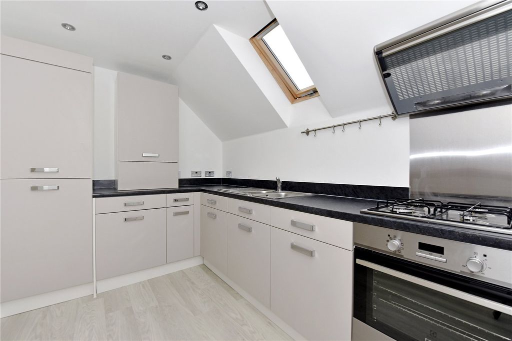 Property photo 2 of 5 Kitchen