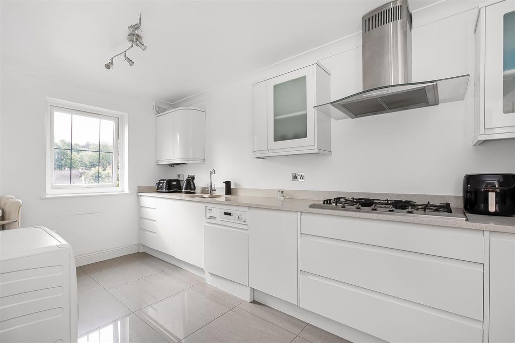 Property photo 2 of 15 Kitchen