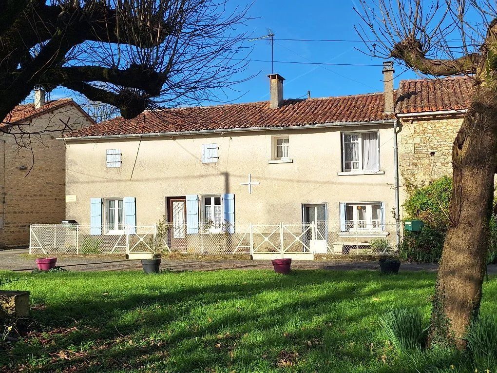Property photo 1 of 11 Country House For Renovation