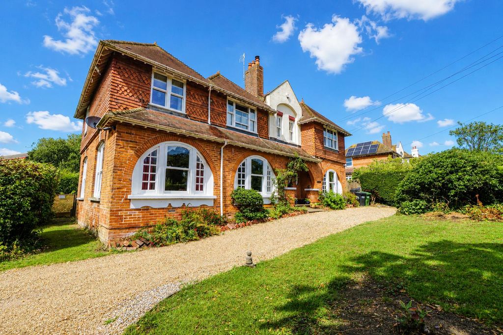 Property photo 1 of 62 9Da14F5B-Cbb8-4F93-Bd6E-26Eb44d441F6.Png