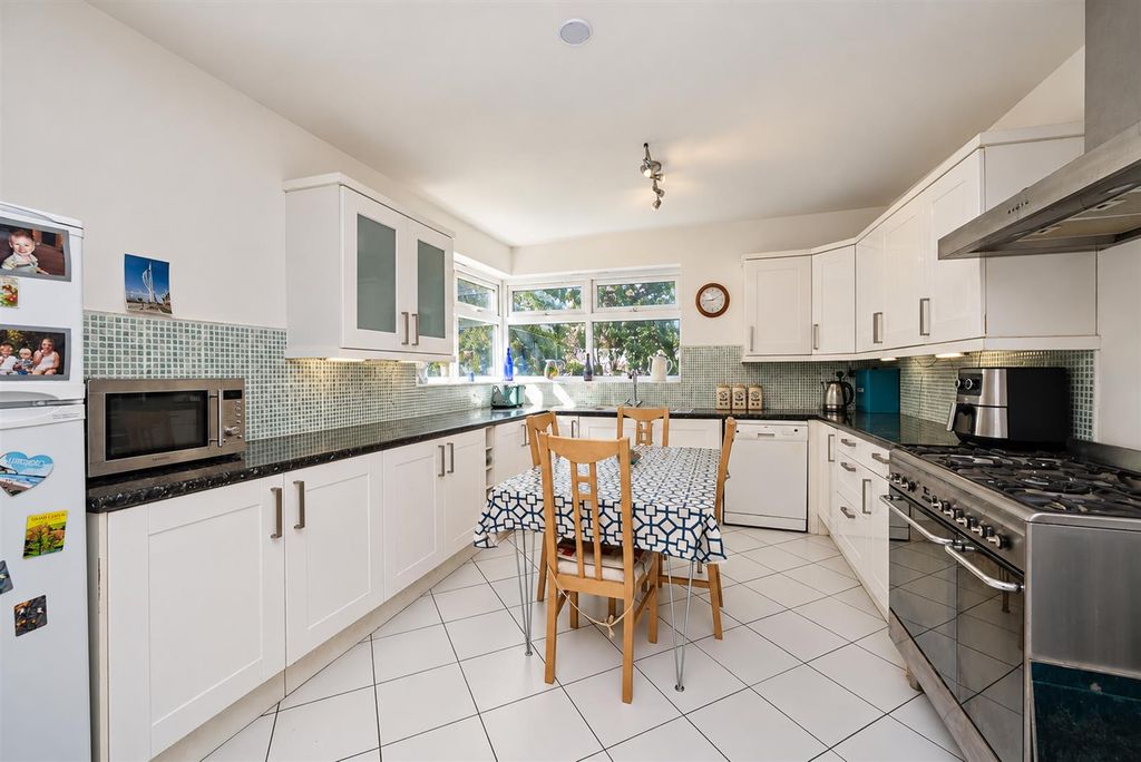 Property photo 2 of 29 6-Batchwood-Gardens-2010.Jpg