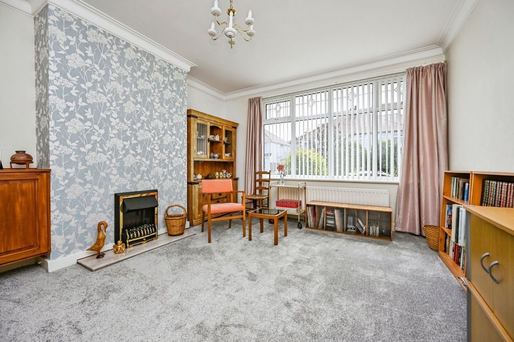 Property photo 2 of 18 Pbox-Img.Jpg