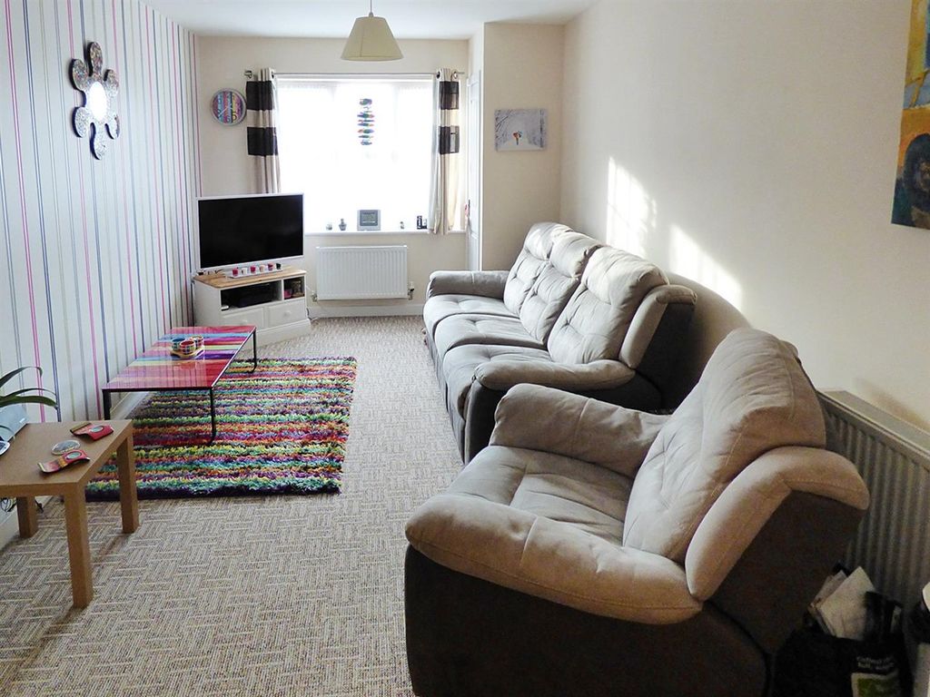 Property photo 2 of 8