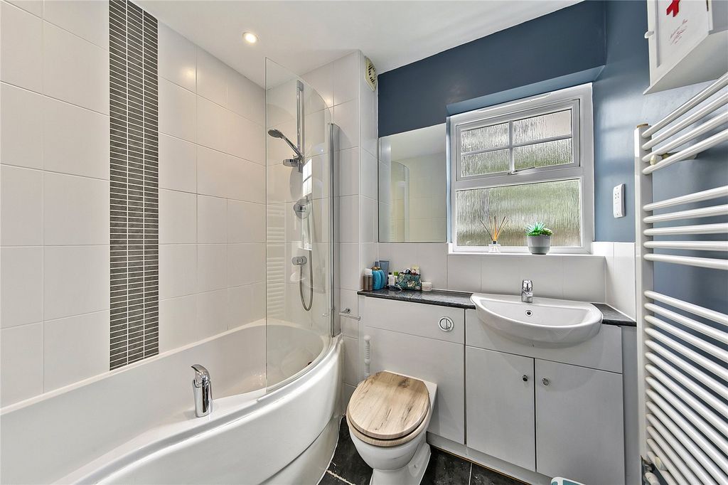 Additional image 11 of 2 bed flat for saleAzalea Court, Hampton TW12