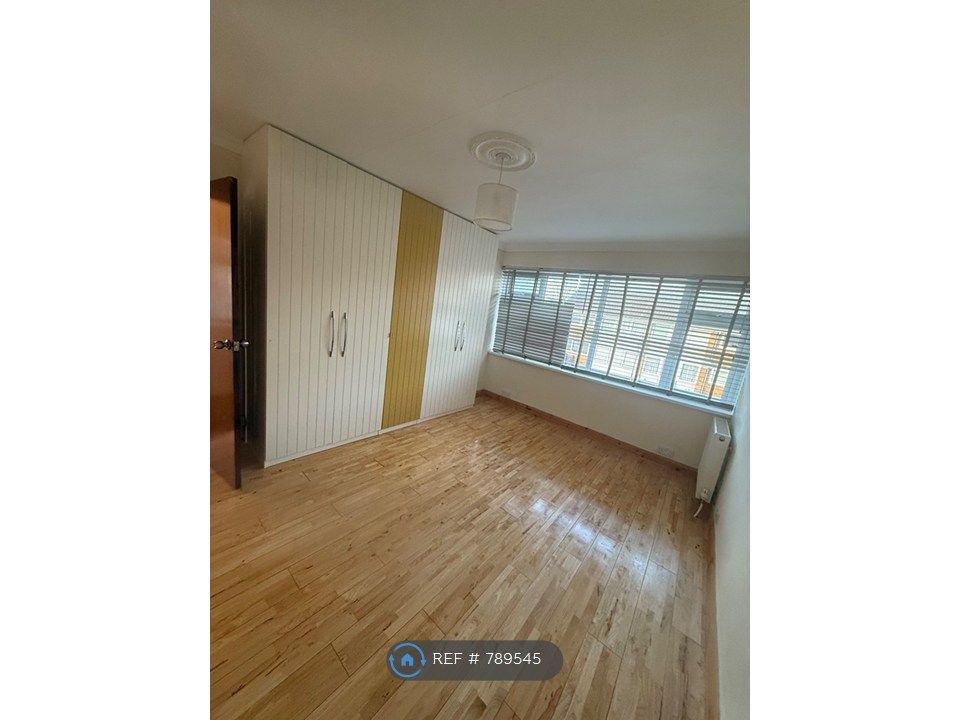 Property photo 2 of 8 Bedroom 1