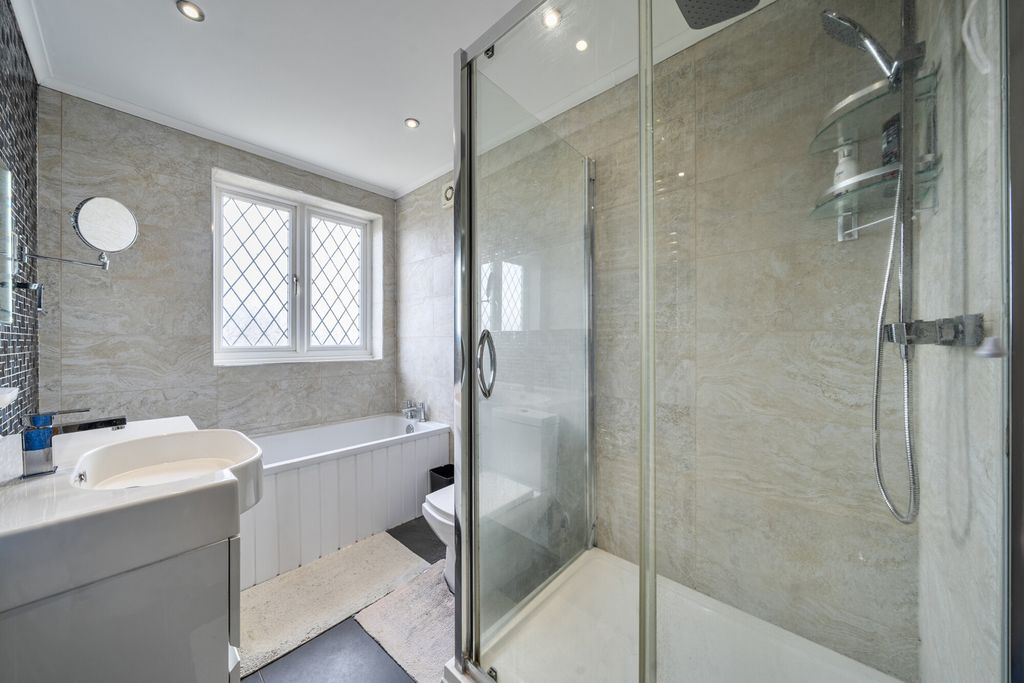 Property photo 2 of 21 1423663-18-69B424...