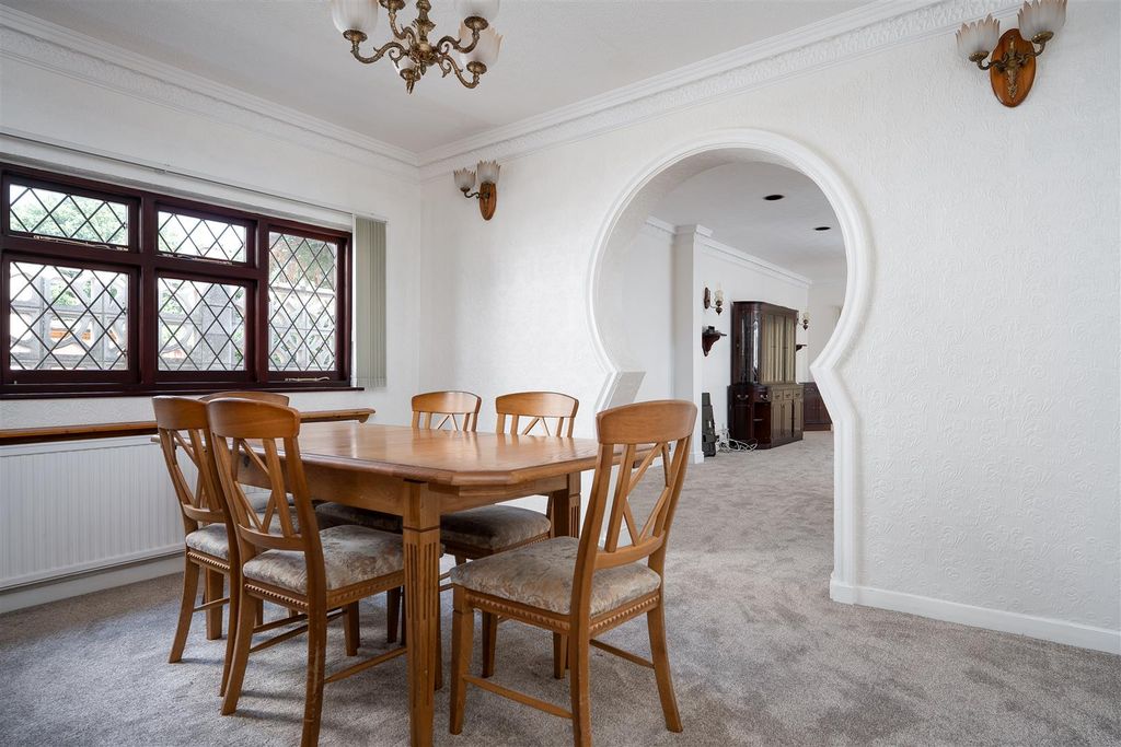 Property photo 3 of 25 Dining Room