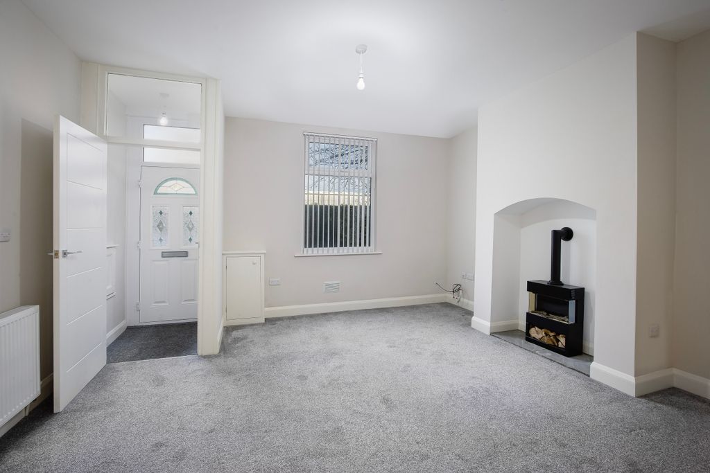 Property photo 2 of 8 1000002414