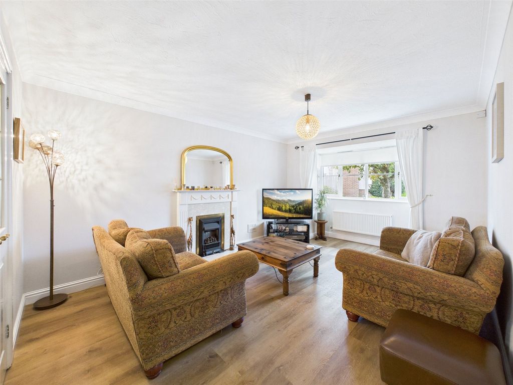 Property photo 3 of 24 Picture No. 05