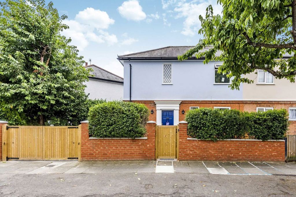 Property photo 1 of 6