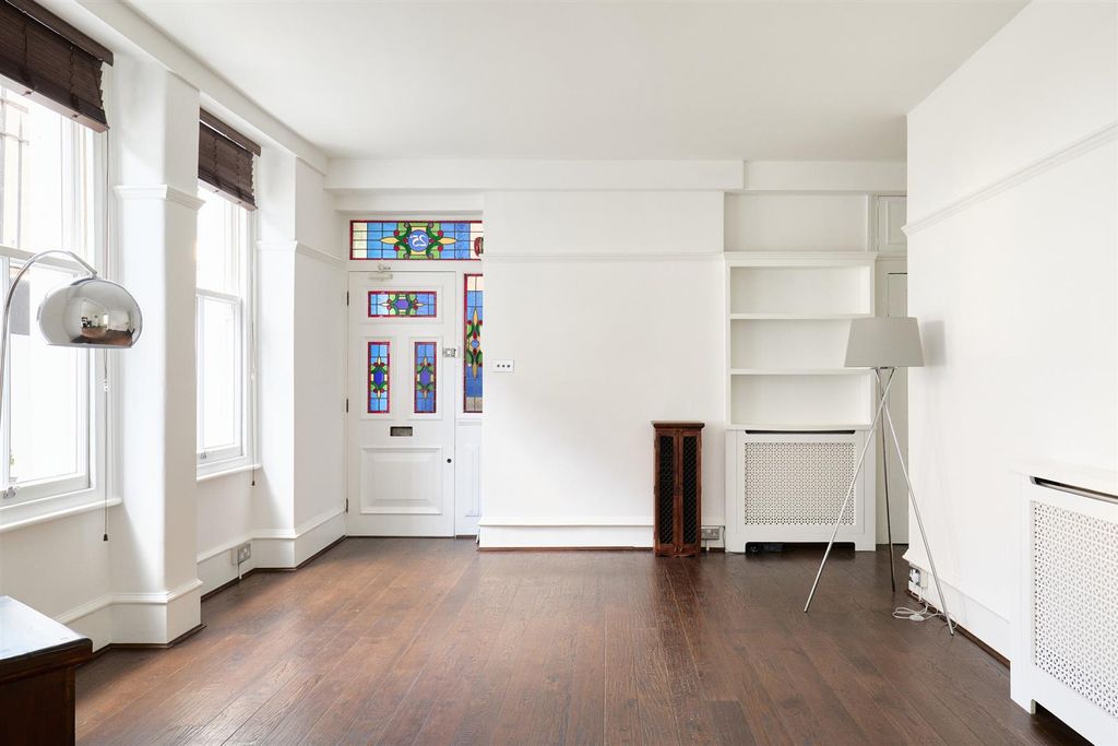 Property photo 2 of 20