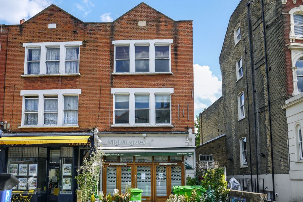 Property photo 1 of 15 Flat B, 2E Blandfield Road, London, Sw12 8Bg