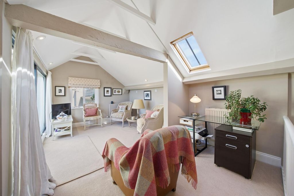 Additional image 20 of 3 bed flat for salePark Terrace, The Park NG1