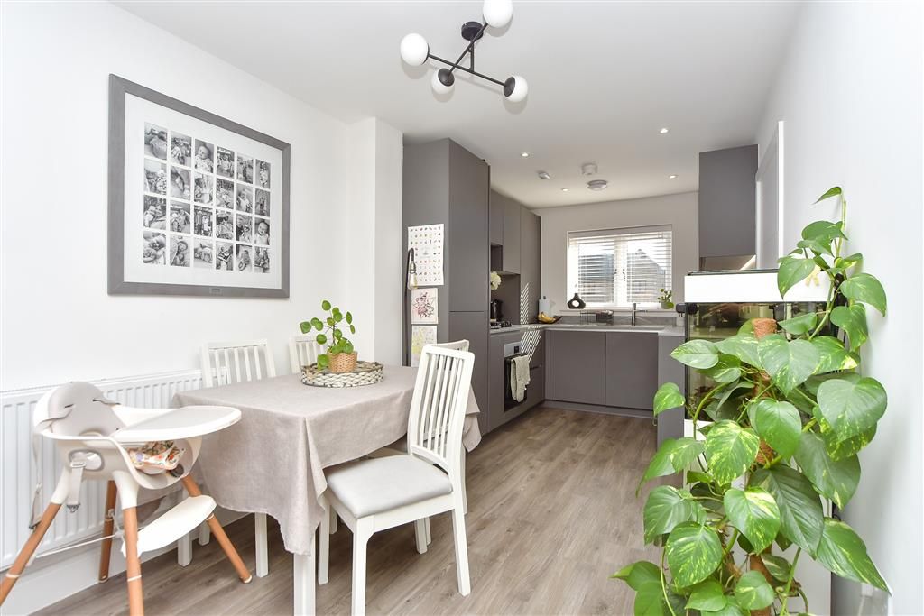 Property photo 3 of 11 Kitchen/Dining Area