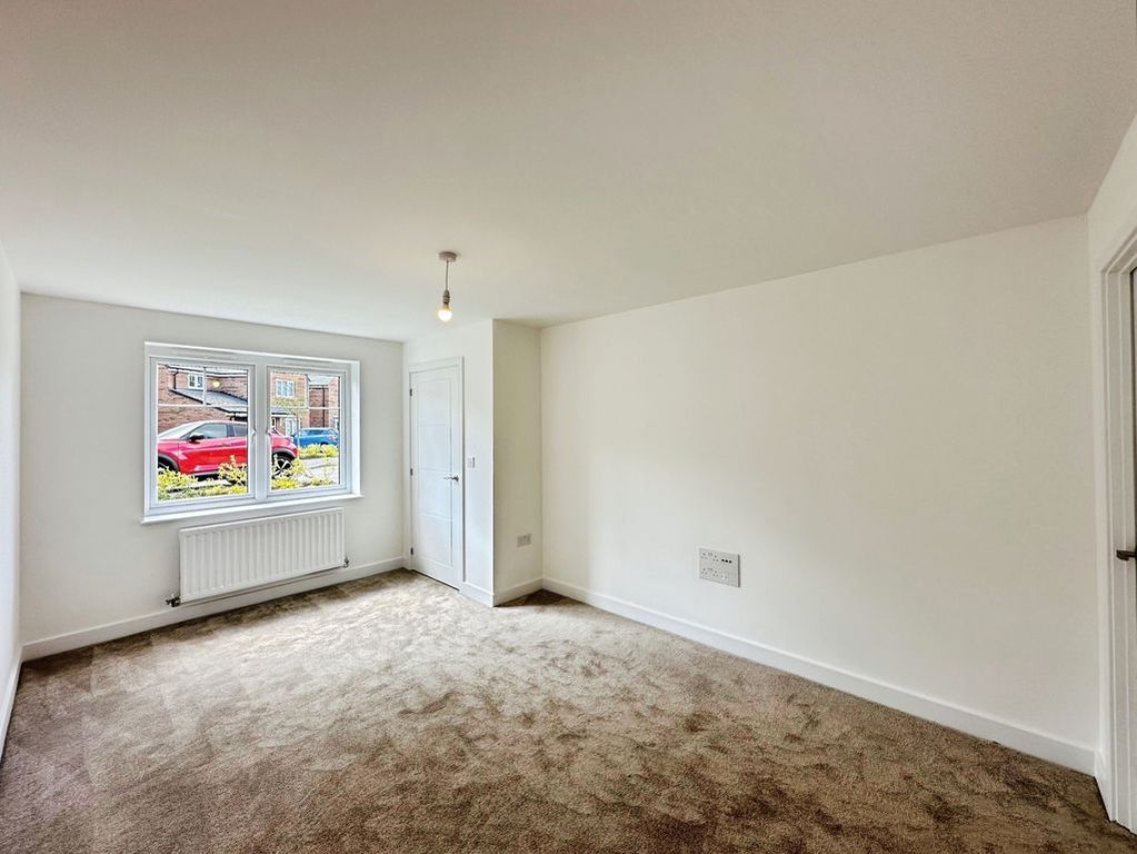 Property photo 3 of 19 Photo 16