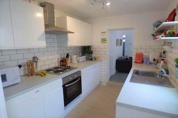 Property photo 2 of 14 Kitchen