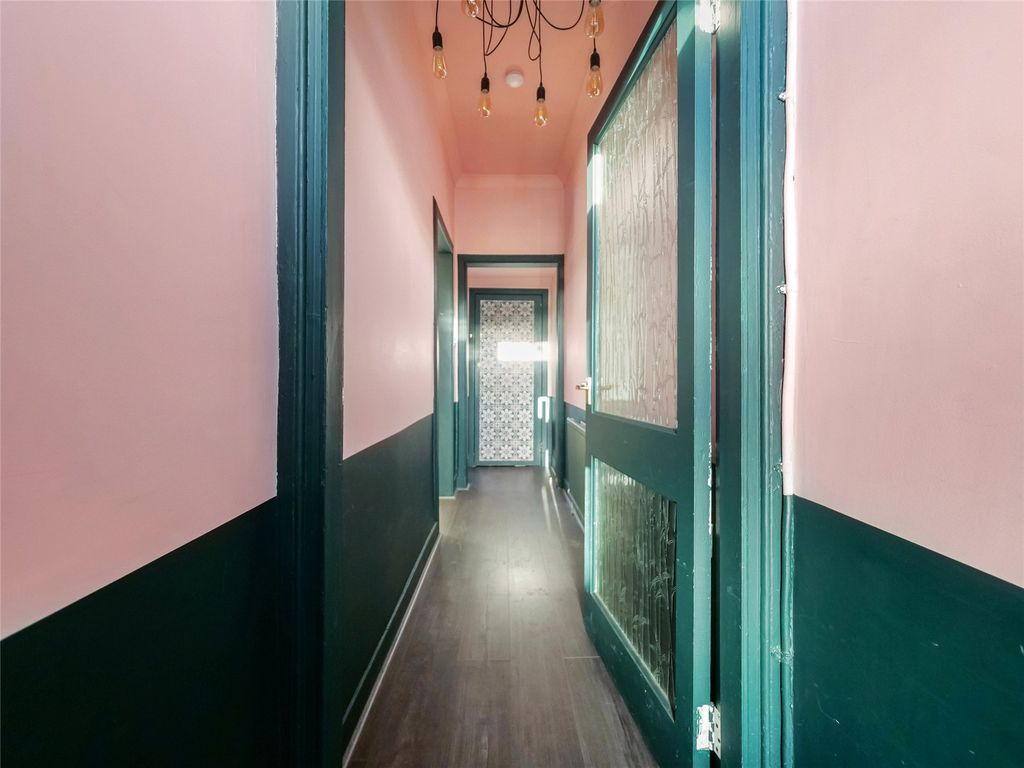 Property photo 3 of 20 Picture No. 02