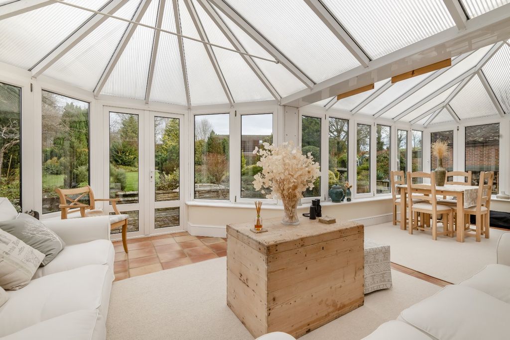 Property photo 3 of 18 Conservatory