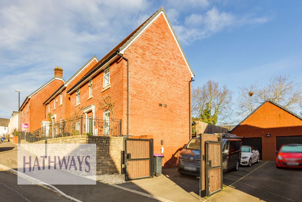 Property photo 2 of 48