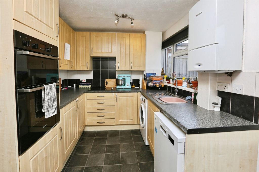 Property photo 3 of 14