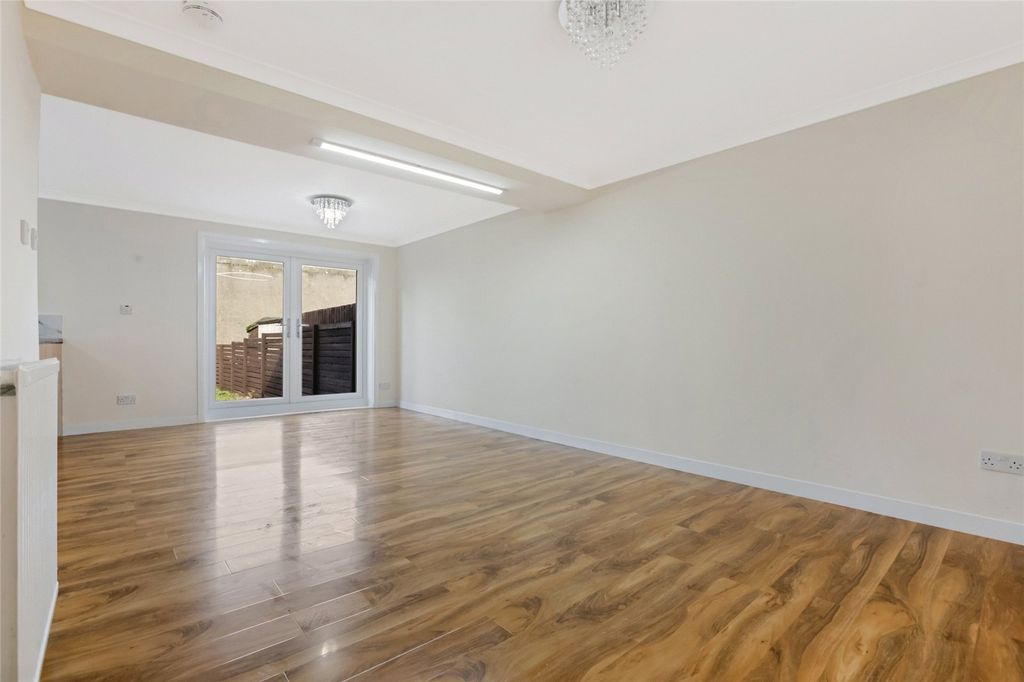 Property photo 3 of 21 Picture No. 22