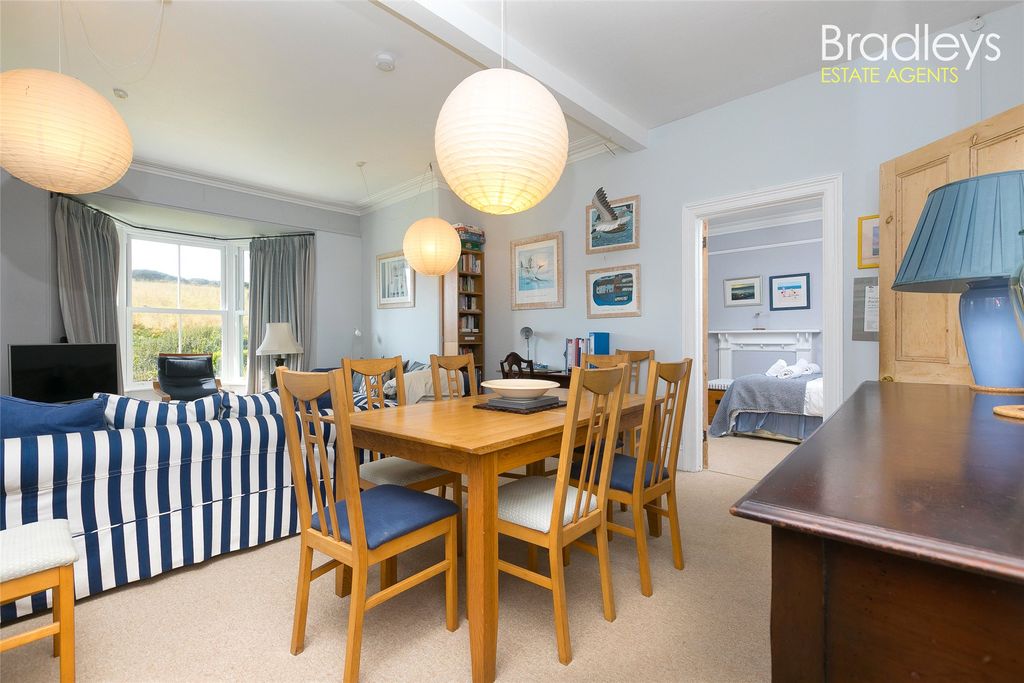 Property photo 3 of 19 Picture No. 05