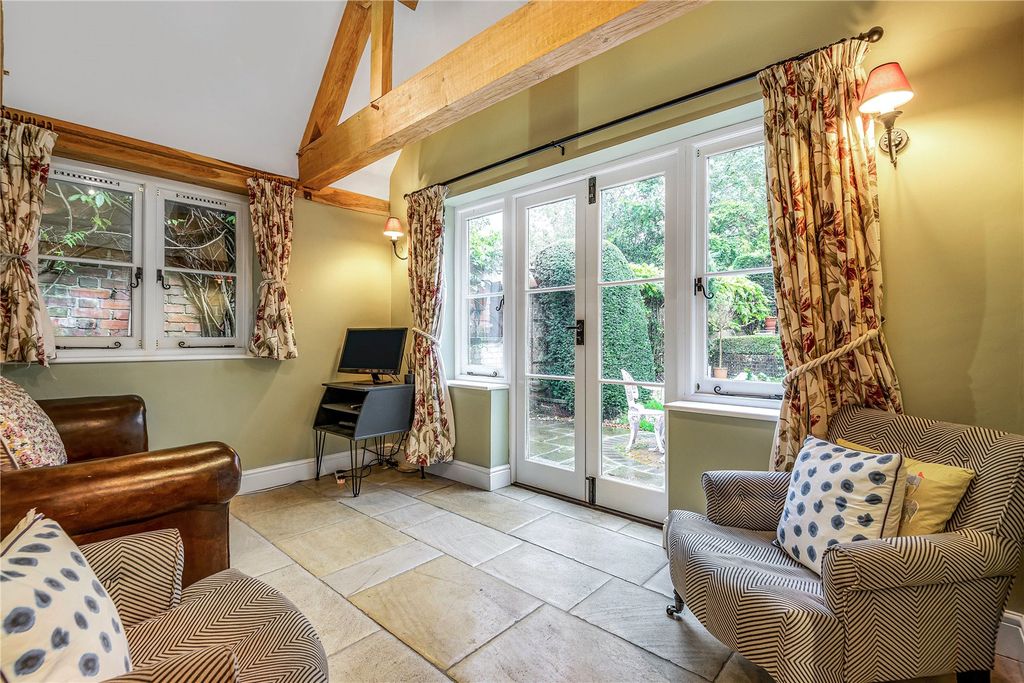 Property photo 3 of 10 Garden Room