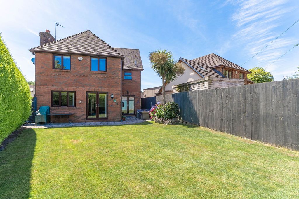 Property photo 1 of 44